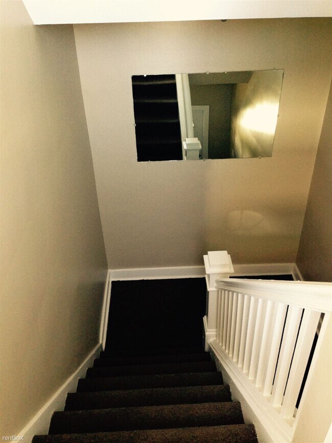 Foto del edificio - 2 br, 1 bath Duplex - 1017 Tweed St