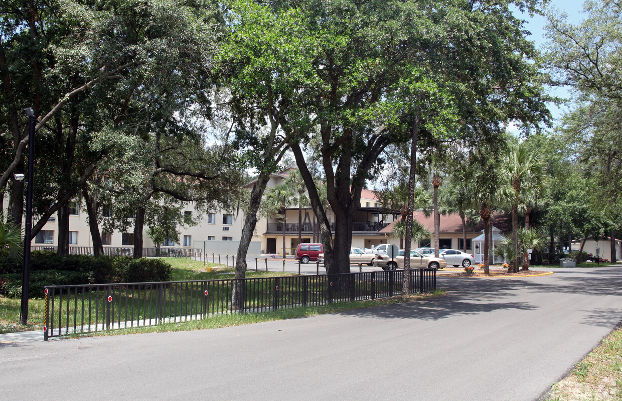 Foto del edificio - Acorn Trace Apartments