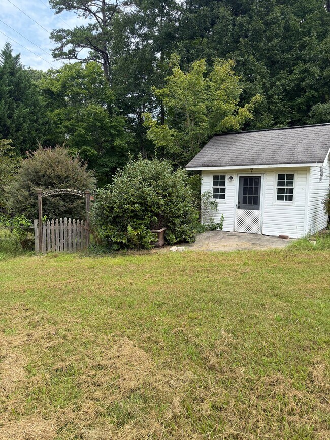 Building Photo - 204 Shuford Everhart Ln