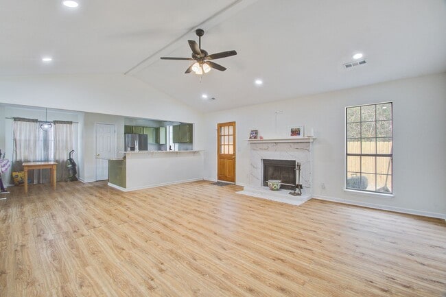 Photo - Castlereagh Rd. Apartment