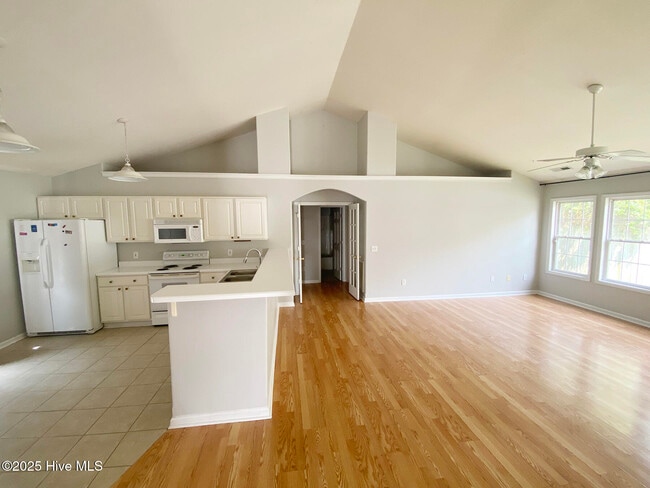 Building Photo - 5328 Sun Coast Dr