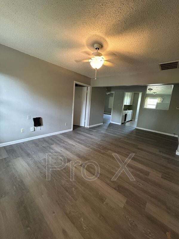 Foto del edificio - 825 S Cherokee St