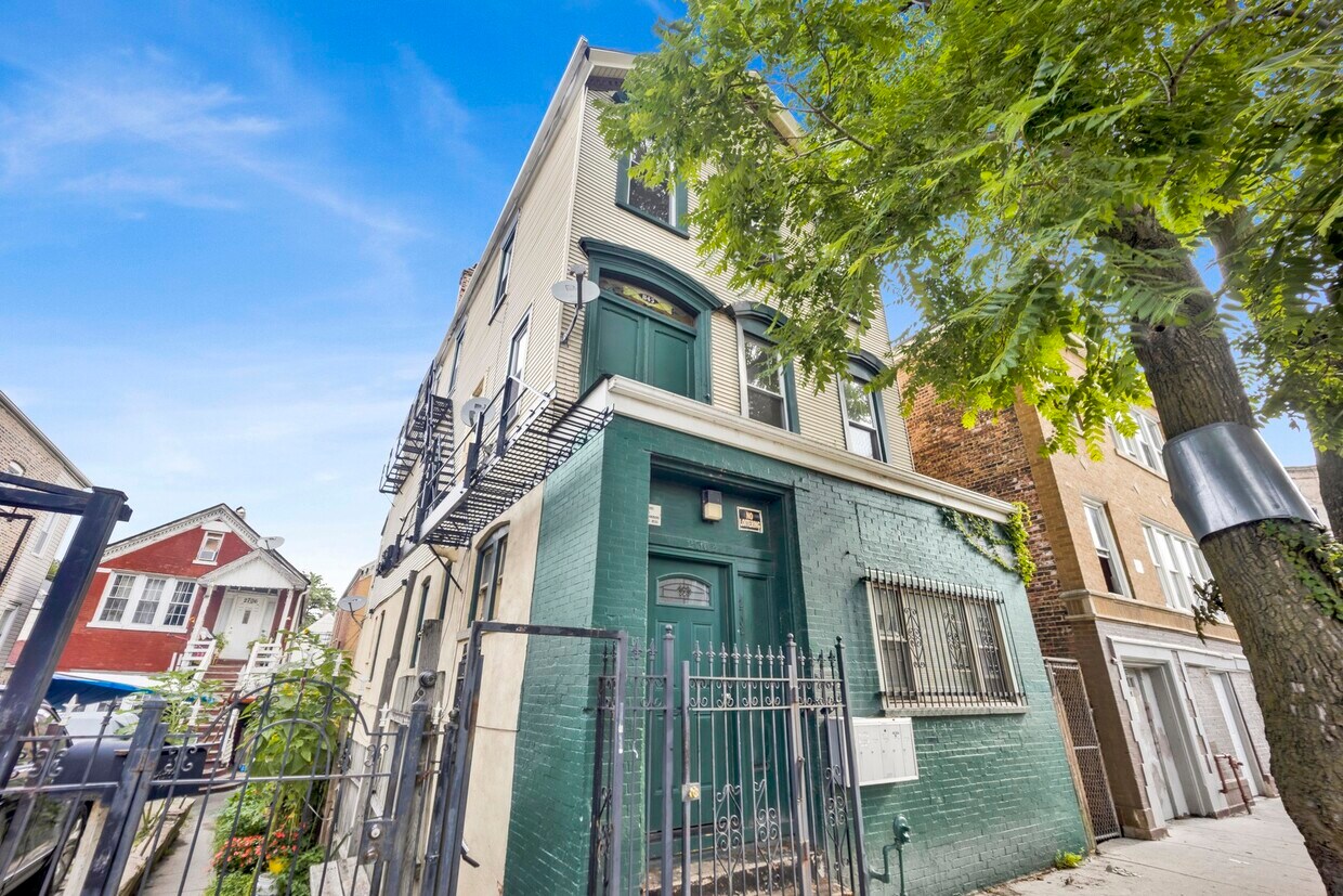 Foto principal - 2702 W 24th St