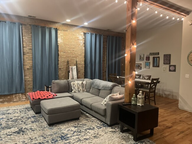Foto del edificio - 3000 S Archer Ave