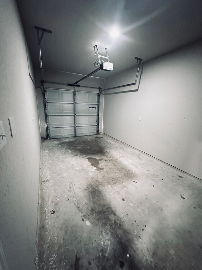 Foto del edificio - 7356 Misty Ridge Dr