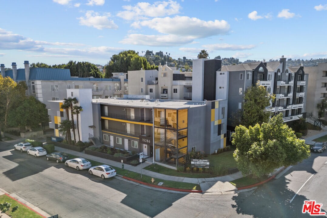 Primary Photo - 15286 Sutton St