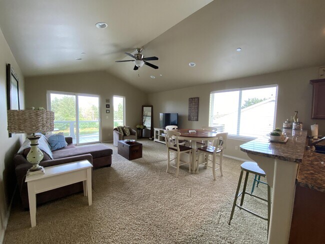 Foto del edificio - 978 Point Brown Ave SE