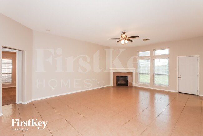 Foto del edificio - 5914 Rosemary Circle