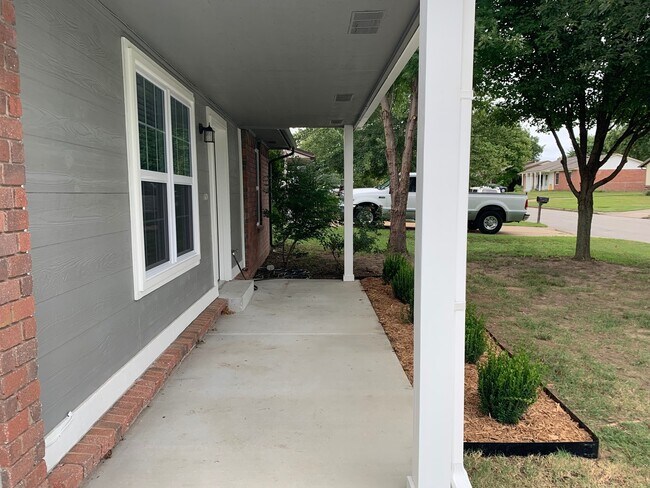Foto del edificio - Well Maintained Home In Glenpool!