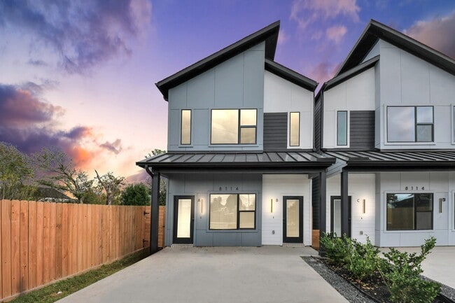 Building Photo - 8114 Double