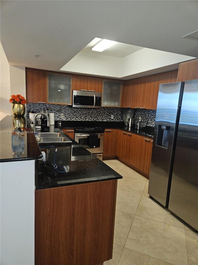 Building Photo - 16699 Collins Ave