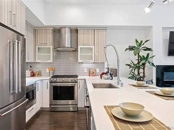 Foto del edificio - 3038 Wilson Ct