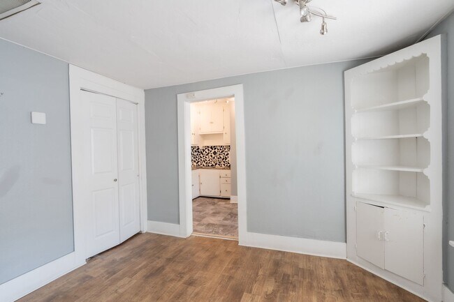 Foto del edificio - Charming 1-Bedroom/1 Bath duplex for Rent ...