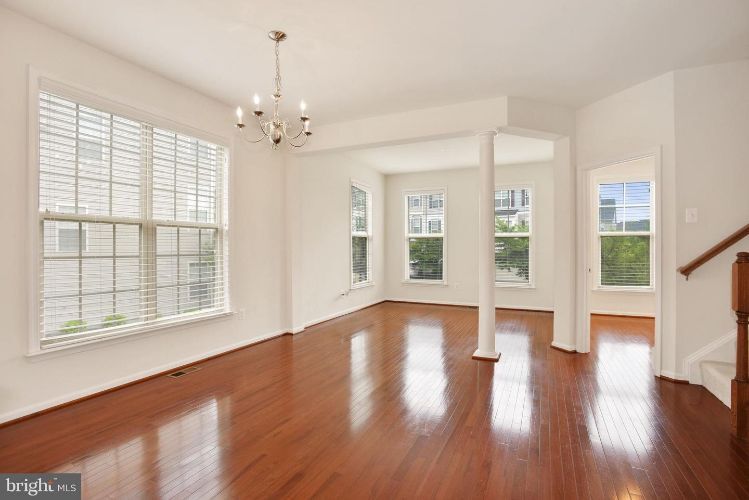 Foto principal - 42714 Ogilvie Sq