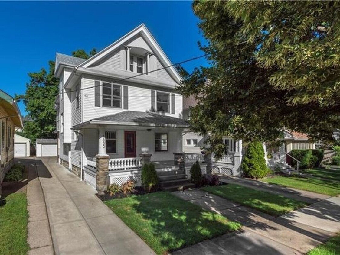 Primary Photo - 1330 Brockley Ave. Lakewood OH 44107