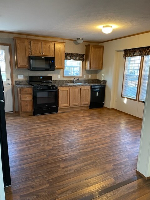 Primary Photo - 3 Fern Ln