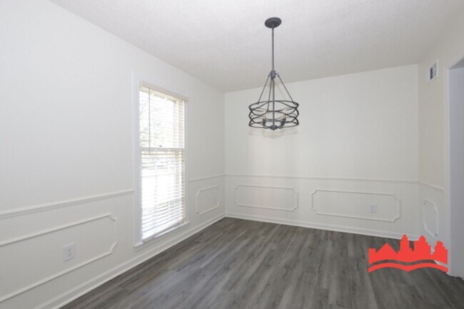 Foto del edificio - 8241 Misty Meadows Ln