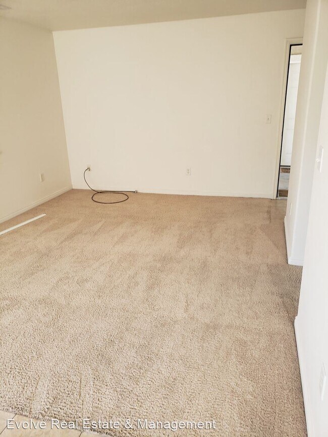 Foto del edificio - 2 br, 1 bath House - 1039 W 1360 S