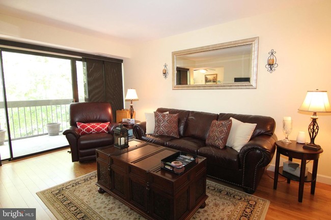 Building Photo - 2214 Springwood Dr