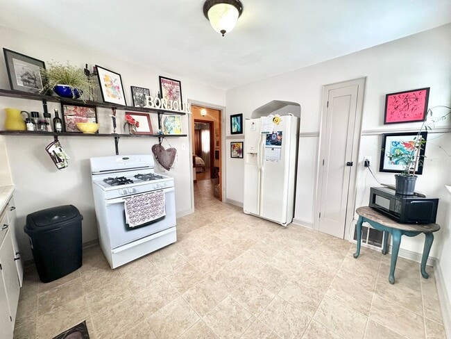 Building Photo - 2630 N 67th St