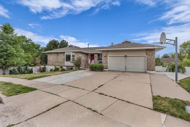Foto del edificio - 567 N Allanwood Pl