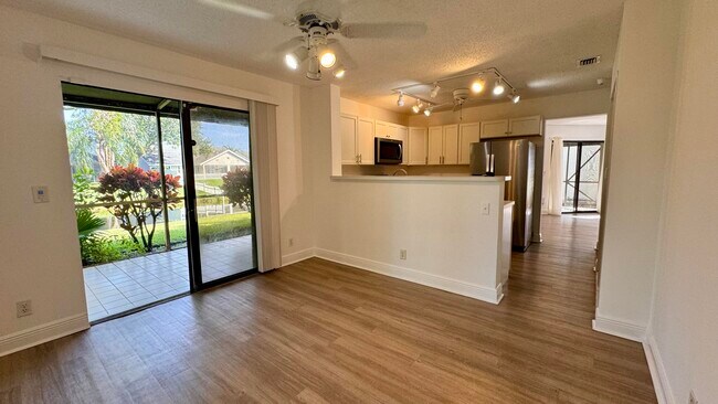 Foto del edificio - 1746 Harborside Cir