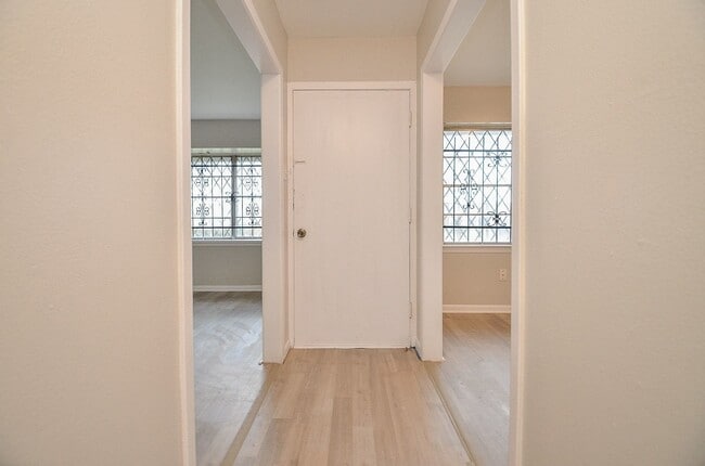 Building Photo - 5243 Greylog Dr