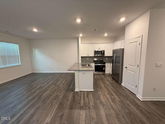 Foto del edificio - 417 Belgian Red Wy