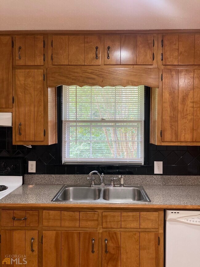 5035 Merlin Dr, Oakwood, GA 30566 House Rental in Oakwood, GA