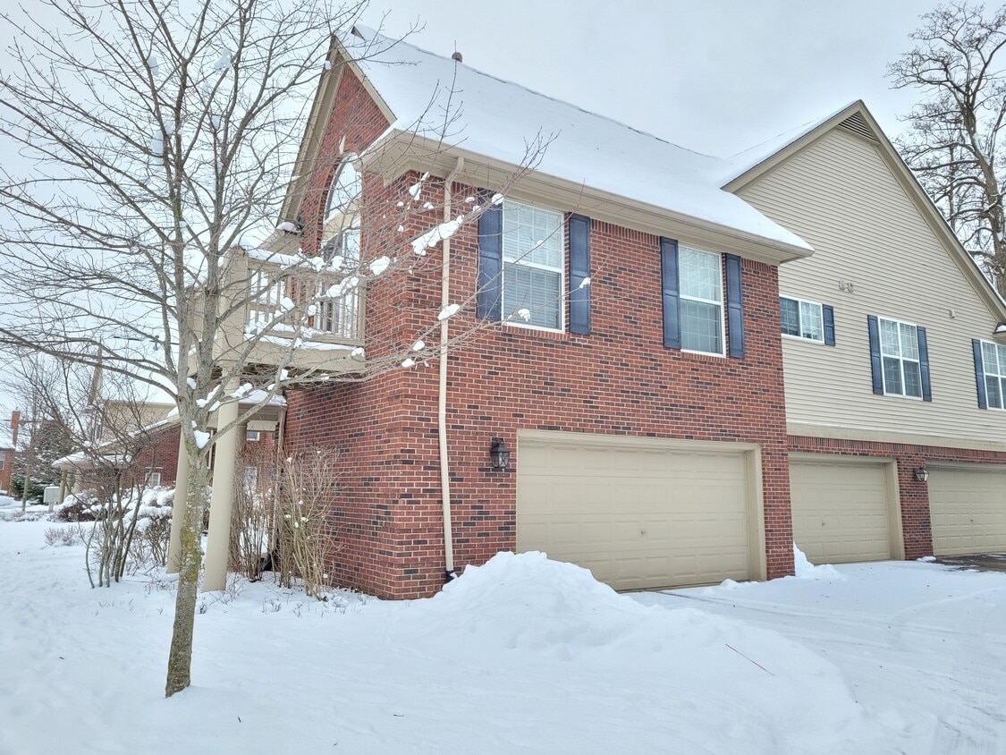 28569 Carlton Way Dr Unit 28569, Novi, MI 48377 Condo for Rent in Novi, MI