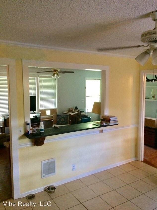 Foto del edificio - 1398 Riverwood Dr