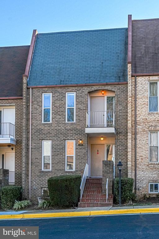 Primary Photo - 1727 Cy Ct