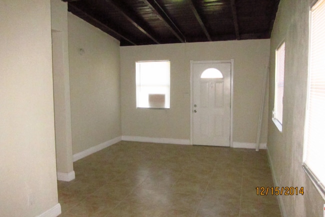 Building Photo - 3701 SW 48th Ave
