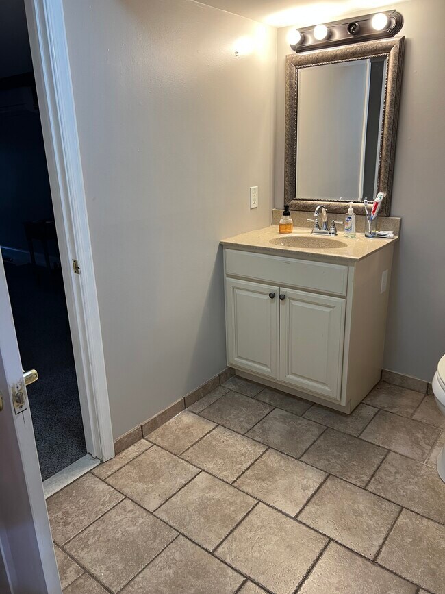 Building Photo - 103 Dresner Cir