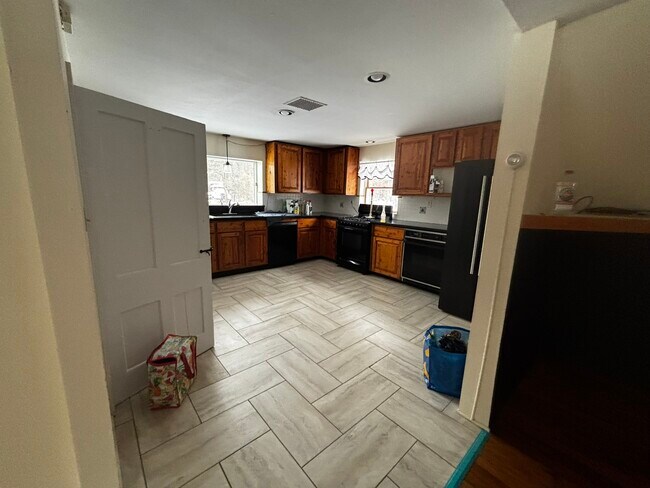 Foto del edificio - 349 Bone Plain Rd