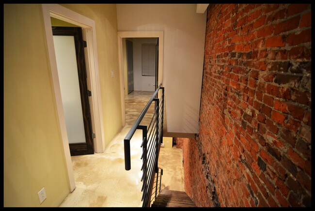 Building Photo - 609-611 E. Passyunk Ave