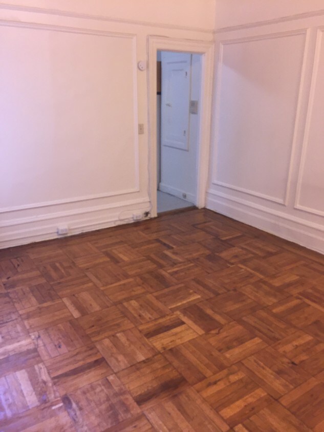 Foto principal - 31-57 34th St