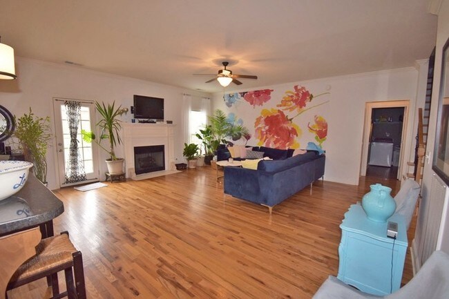 Foto del edificio - 7904 Corey Dr