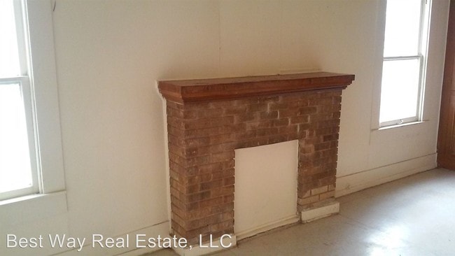 Building Photo - 2 br, 1 bath Apartment - 519 Topeka