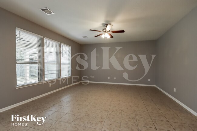 Foto del edificio - 2023 Elkington Cir