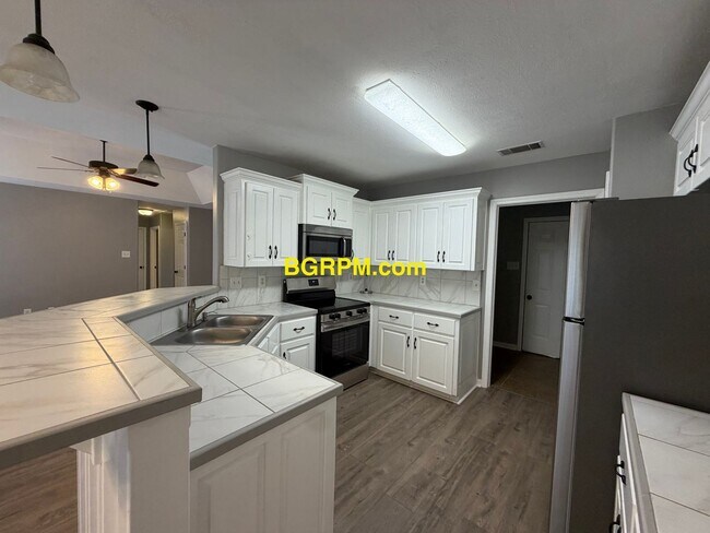 Foto del edificio - House rent ready Magness Creek!