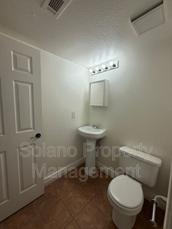 Foto del edificio - 2735 Applewood Dr