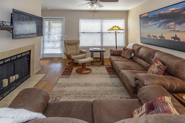 Building Photo - 5855 N Kolb Rd