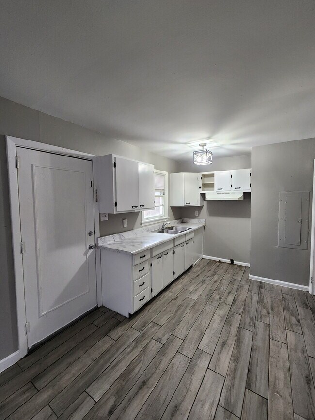 Building Photo - 4220 40th Ct N