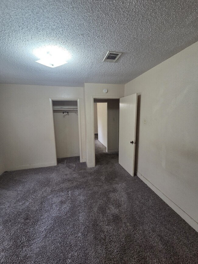 Foto del edificio - 403 W Dewey Ave