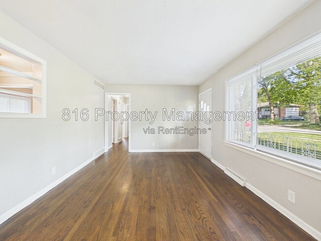 Foto del edificio - 8250 Webster Ave