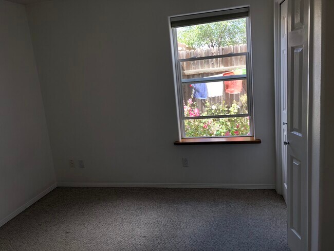 Foto del edificio - 1220 Senda Del Valle