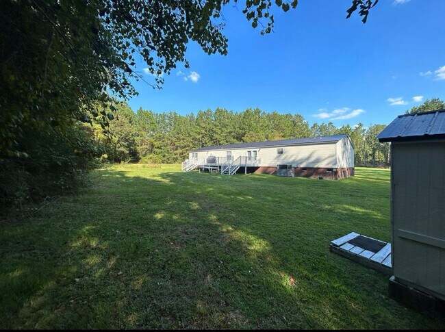 Building Photo - 138 Fladger Ln