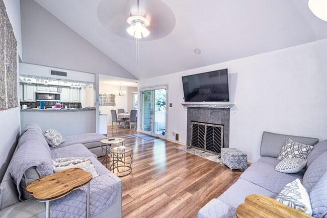 Building Photo - 13130 Blanco Rd