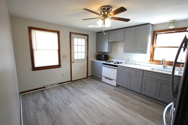 Foto del edificio - 21 Moore Ave